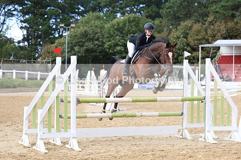 3E7A0503 - Class 13: Senior Newcomers/1.10m open
