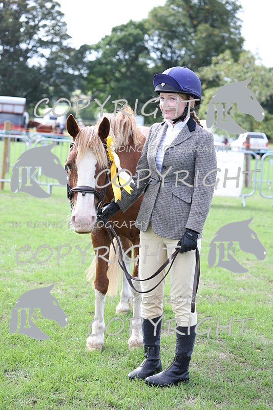 APP_2674 - Class 9 Veterans in hand