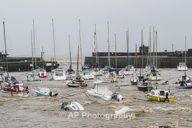 ACP04693-1 - Aberaeron Harbour, during storm Callum 13/10/2018