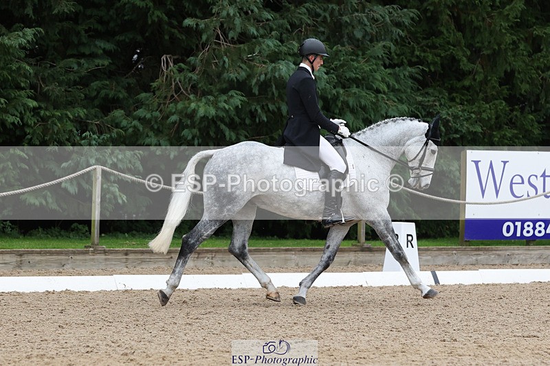 241024-155508-04946 - 236-Musa.Hussain-LIQUID.LUCK