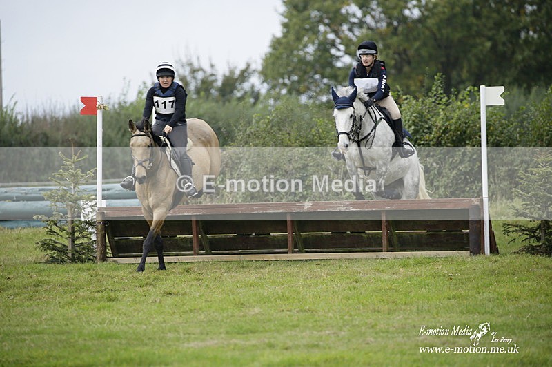  WWHT 171021 2330 - Novice Pairs (0.80m)  17/10/21