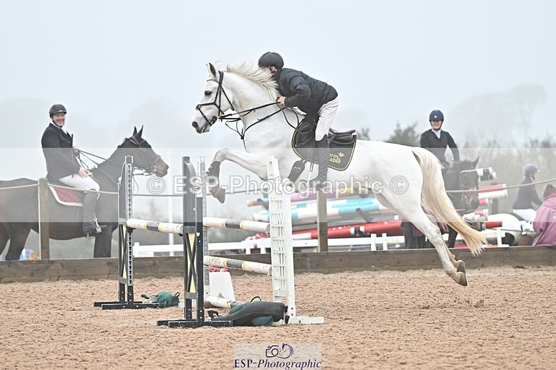 241103A-111605-06961 - SUN Cls 18 British Novice and 90cm Open