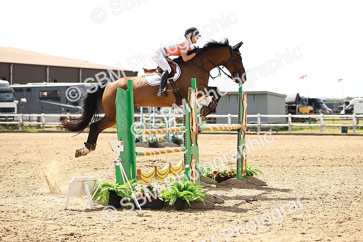 SBM_000658 - Class 15 - Redpost Equestian Senior Foxhunter - 1.20m