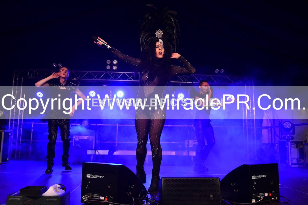 SH4_6943 - The Cher Experience