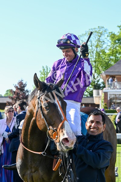 140525-Race 7-Great Bedwyn-3168 - Race 7 5.25pm Stuey Weston & Friends Getting Out Handicap