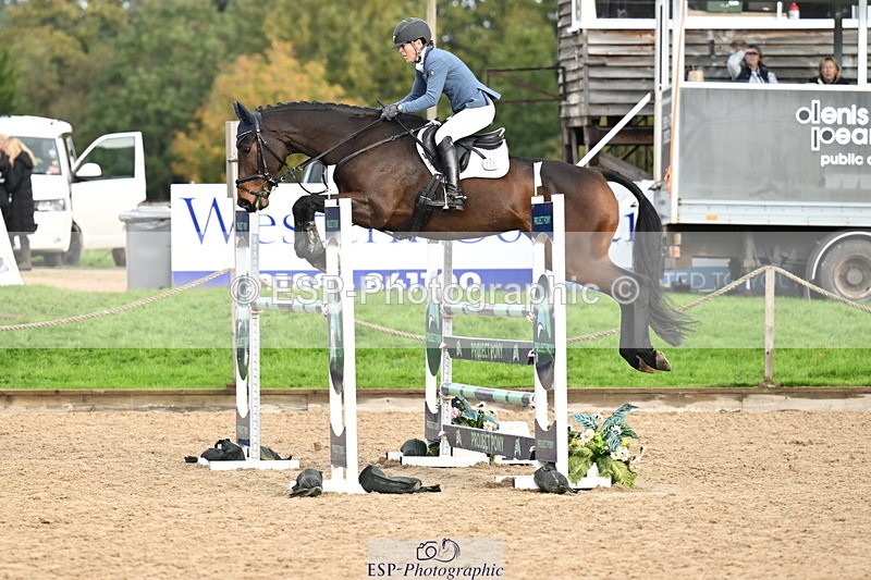 251024A-102051-06409 - B-135-Eva.Carse