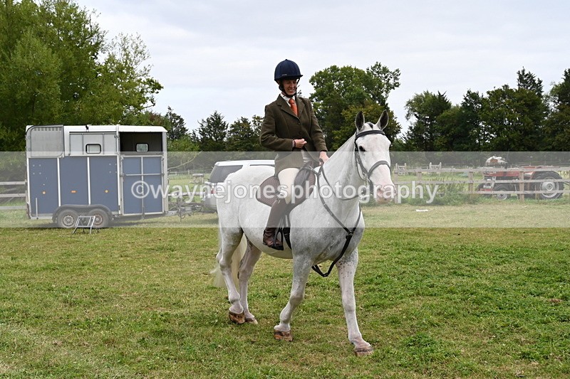 WJ6_2998 - Berks & Bucks - The Old farmhouse - Hound Exercise 20-08-25