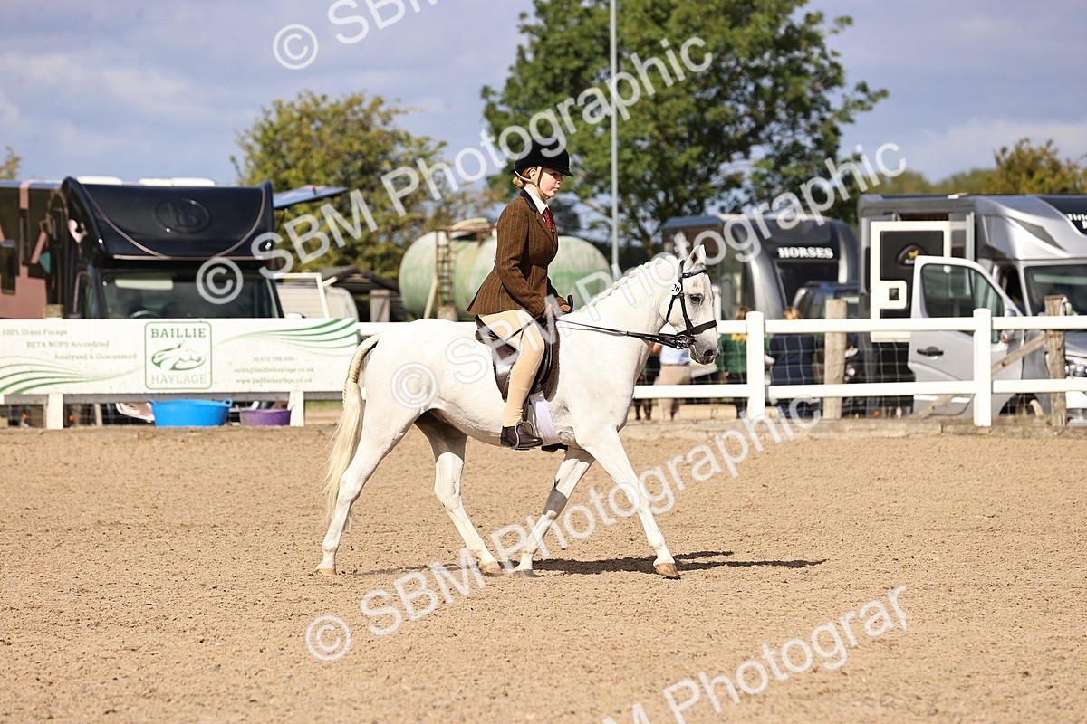 SBM_11587 - Class 408 - Grassroots Ridden - Walk & Trot