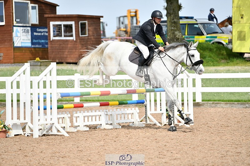 240511A-152438-14124 - Cls 25 British Novice and 90cm Open
