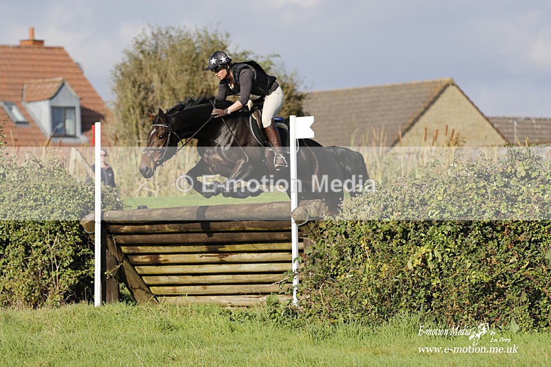  WWHT 171021 4004 - Open (1.00m)  17/10/21