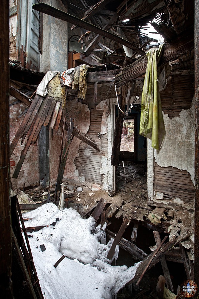 Abandoned Lincoln Way (Clairton, PA) Rictus