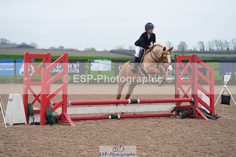 251116-095000-01427 - Cls 18 Clear Round 50cm