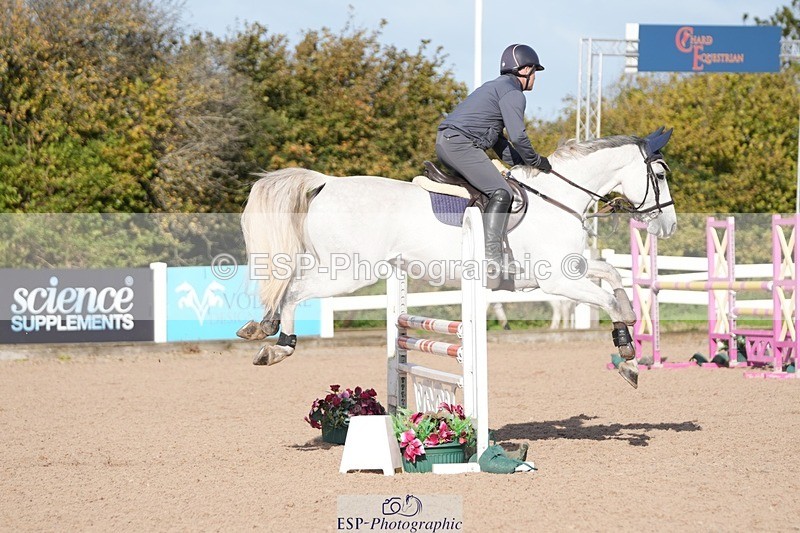 251005-103750-02596 - Cls 22 British Novice and 90cm