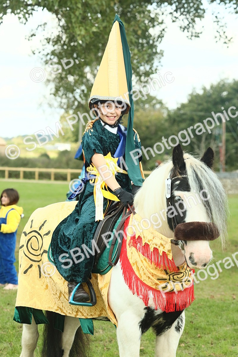 SBM_63681 - S35 - Fancy Dress Showing