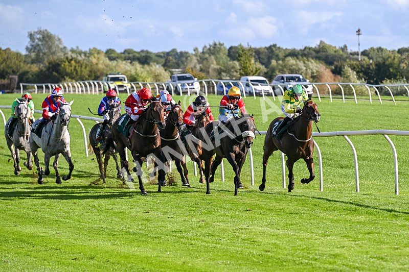 080926-Race 6-Filey Beach-3100 - Race 6 4.46pm Download The Raceday Ready App Handicap