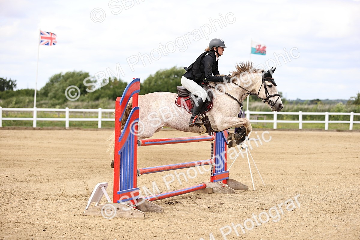 SBM_000323 - Class 4 - 1m showjumping