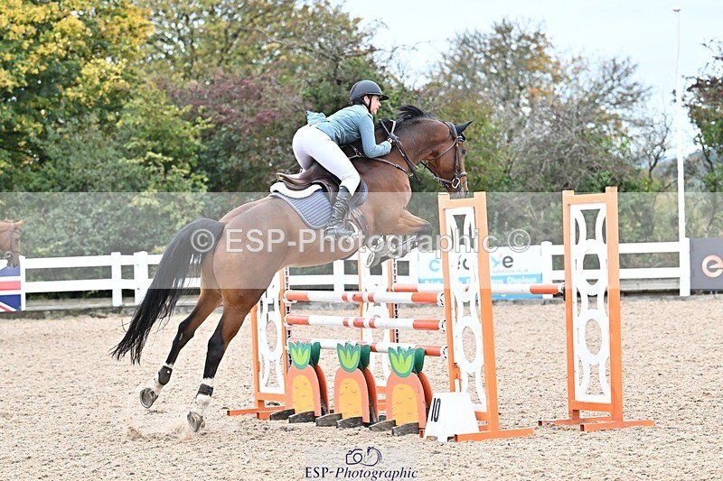 251015-131432-00521 - Cls 4 Newcomers and 1.10m Open