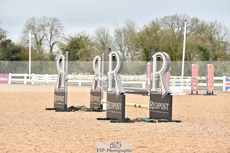 231122A-122848-00331 - Cls 4 Newcomers & 1.10m Open