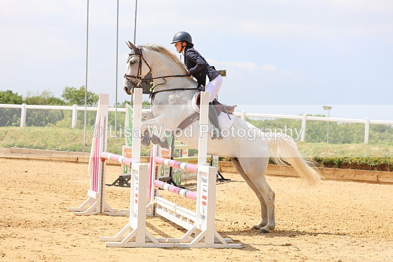 3E7A0480 - Class 10: Senior 95cm open