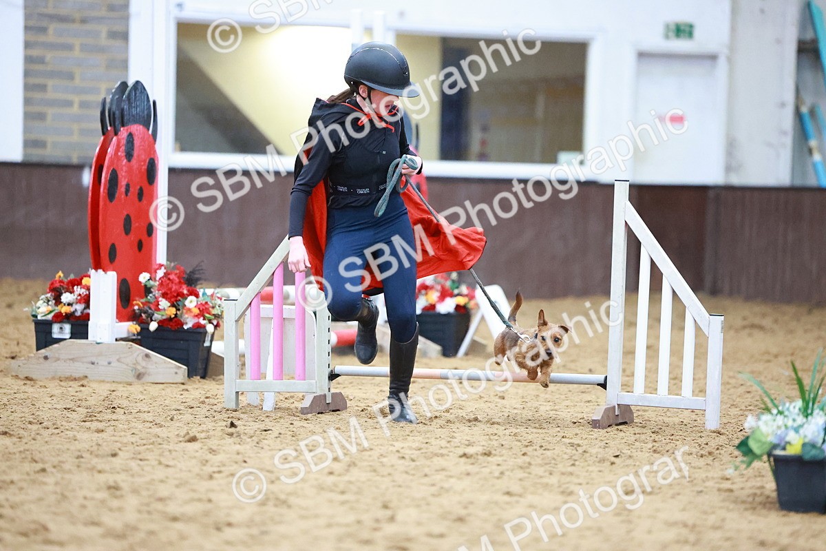 SBM_001542 - Class 3 - Horse & Hound (60cm)