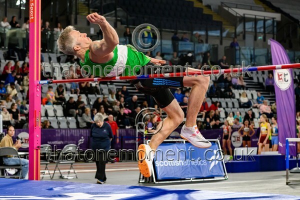 MastRelay26-918328 - Masters Set Three