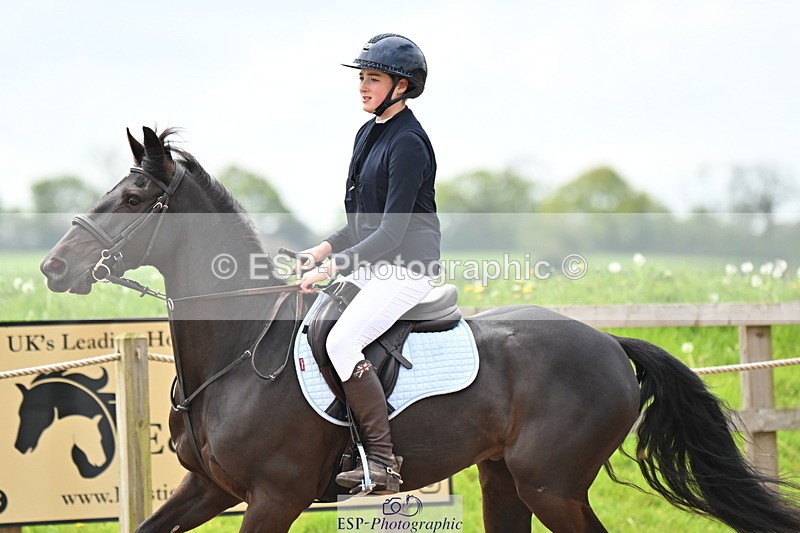 240506A-121907-08640 - Cls 5 Pony Foxhunter & 1.10m Open