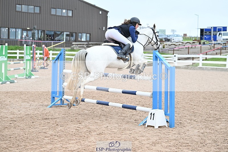 231119A-120815-05588 - Sun Cls 5 Newcomers & 1m Open