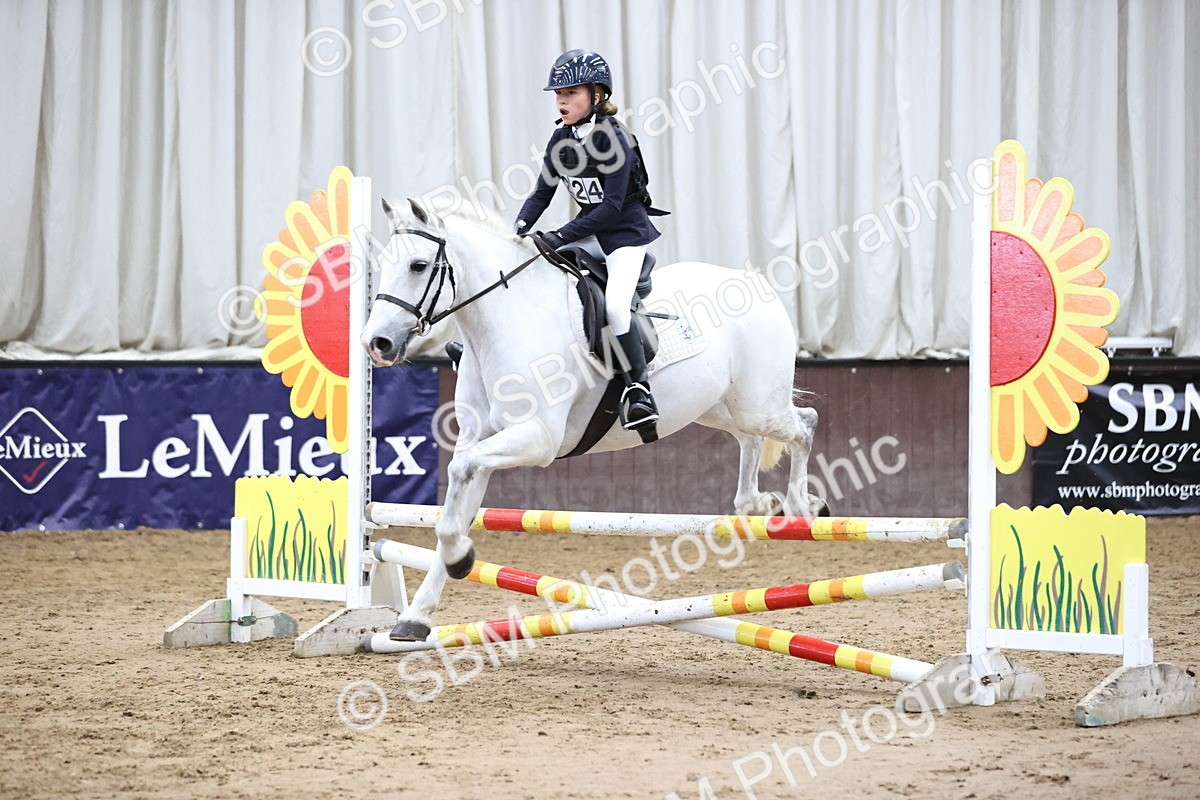 SBM_001551 - Class 5 - Henlow Veterinary Hospital 70cm