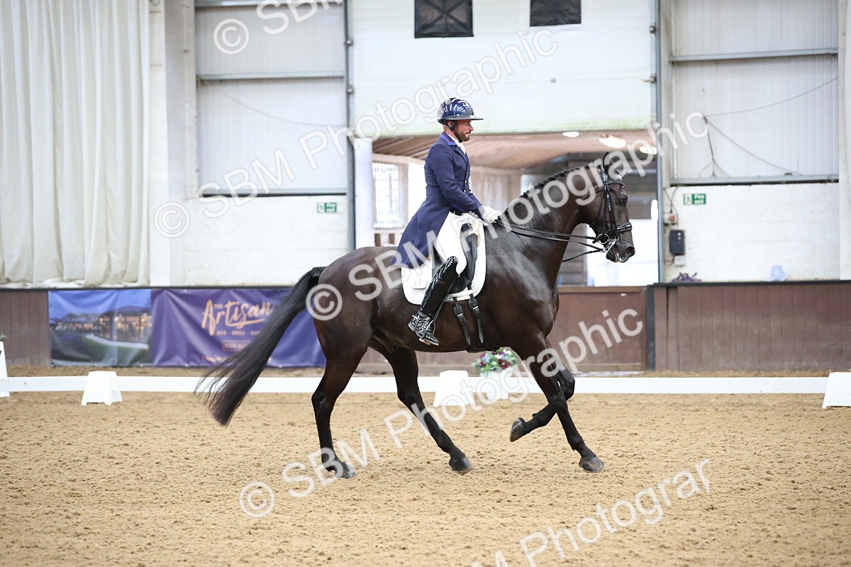SBM_004322 - Class 9 - FEI Inter 1 Gold - 15.55-16.43