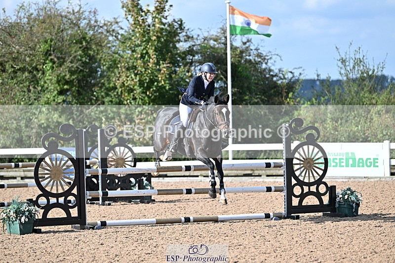 241004A-110220-01508 - Fri 07 Snr Brit Nov & 90cm Open