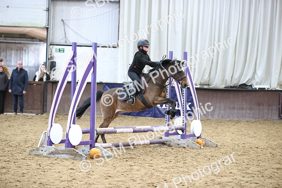SBM_001405 - Class 3 - Horse & Hound 60cm