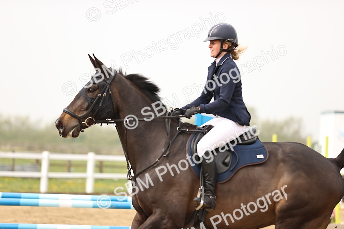  - Class 15 - Senior British novice - 90cm