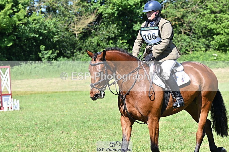 250522B-104146-01628 - 106-THE.CHAMPAGNE.LADY-Charlotte.Rowe