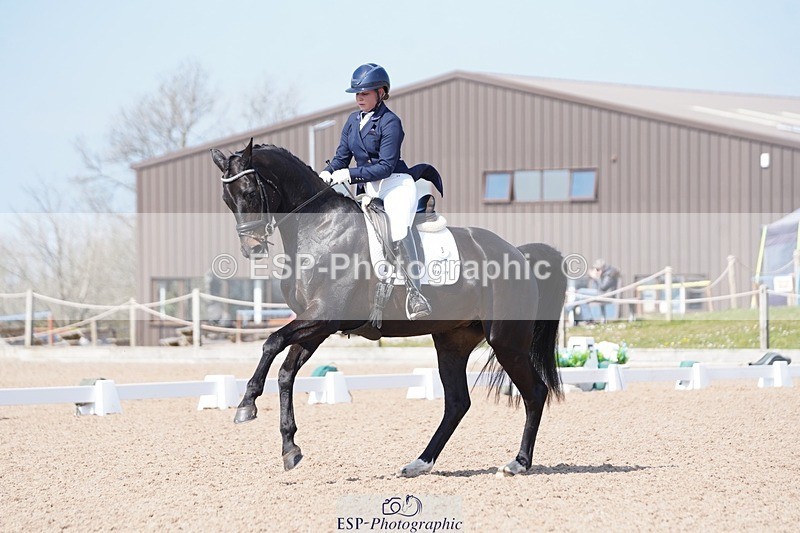 250404-133018-06184 - 003-Abbie.Newbury-Seagry.Firstamour