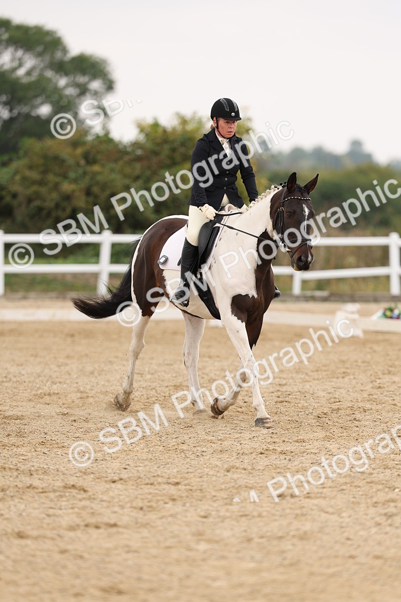 SBM_01800 - Class 9 - Novice 27 Champs