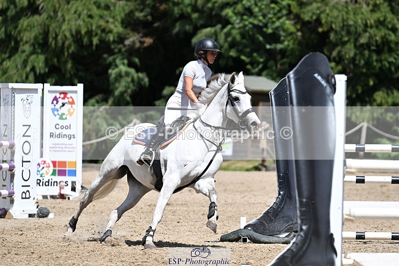 260705A-142447-20349 - Cls 52 Snr 1m 05 GP Jump Off