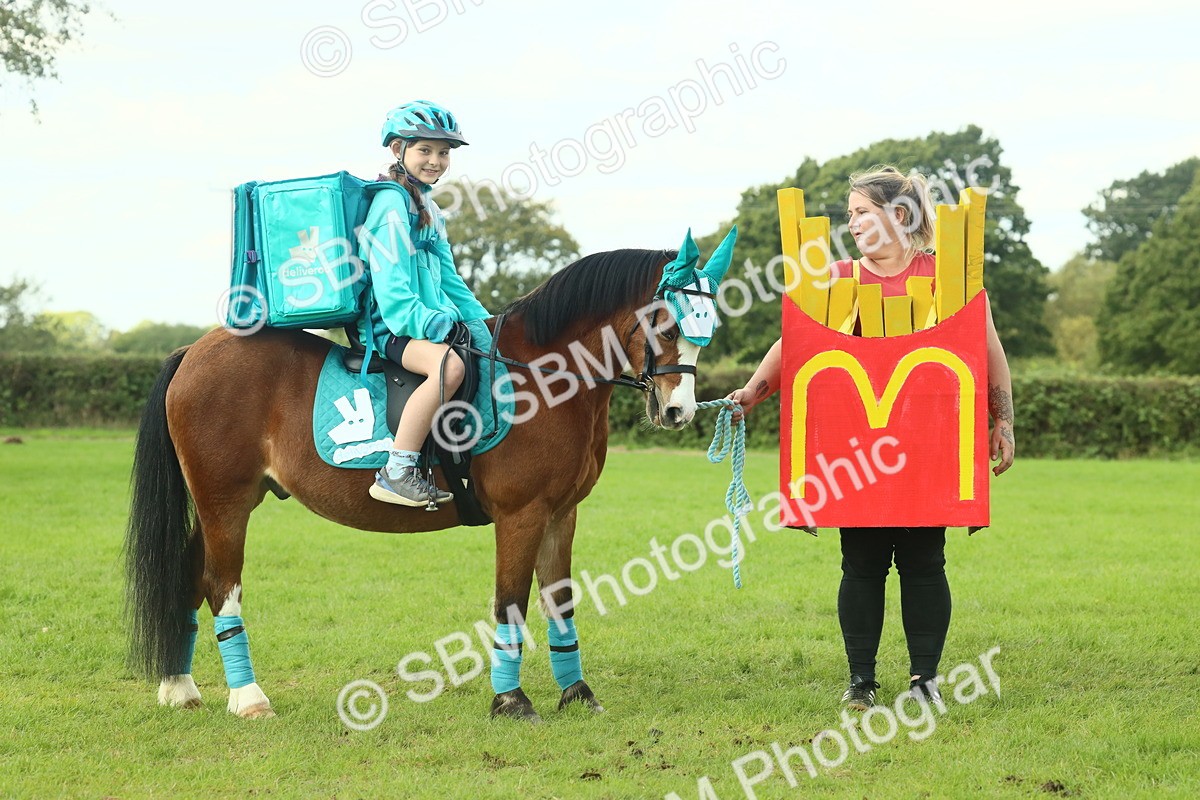 SBM_63597 - S35 - Fancy Dress Showing