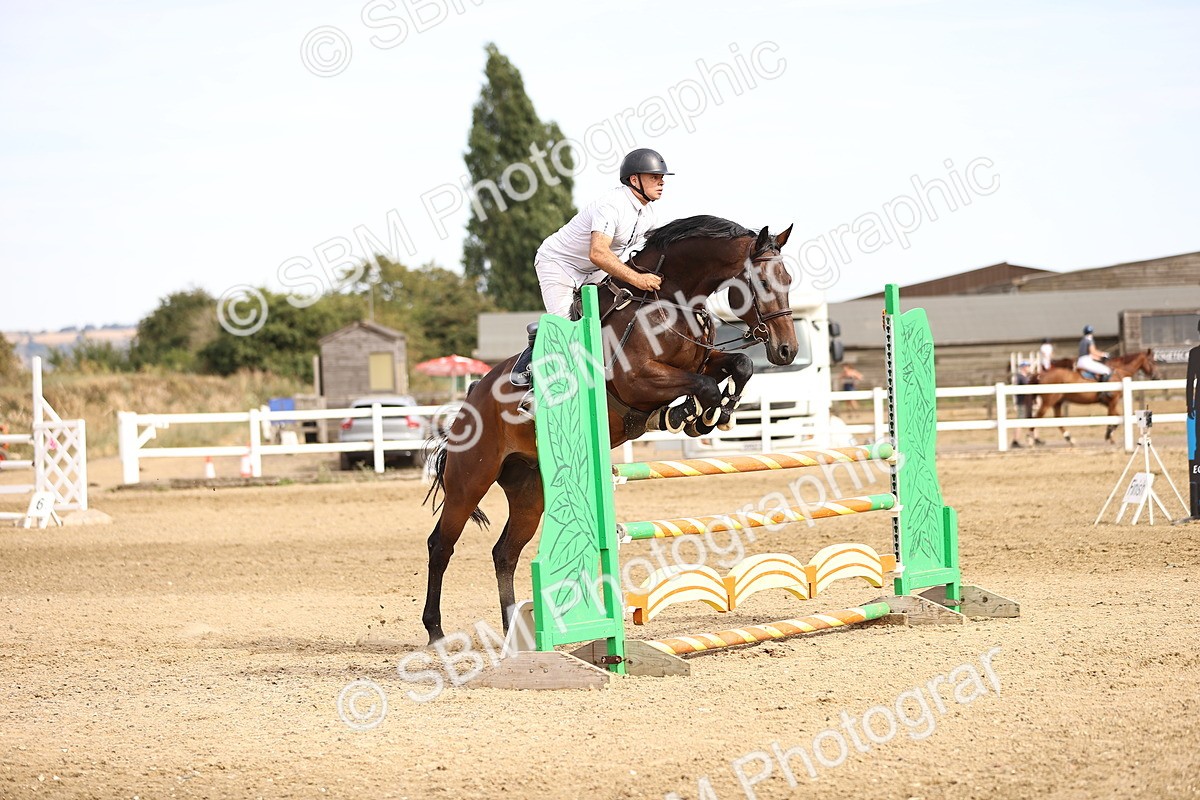 SBM_001562 - Class 6 - Senior Newcomers 1.10m