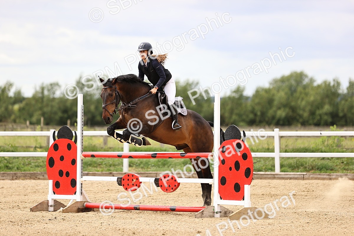 SBM_000446 - Class 4 - 1m showjumping