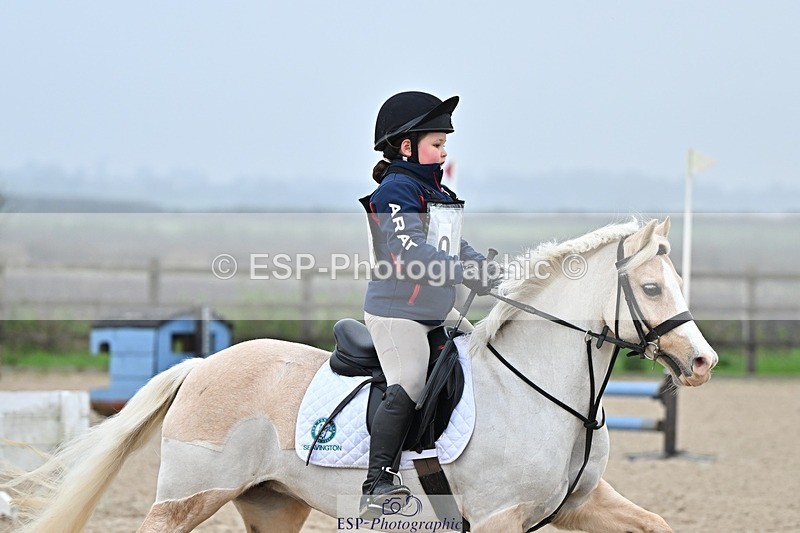 241110-101332-00220 - 40cm Showjumping