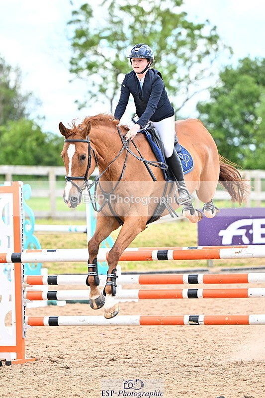 240608A-132626-02550 - Cls 4 Snr Newcomers and 1.10m Open