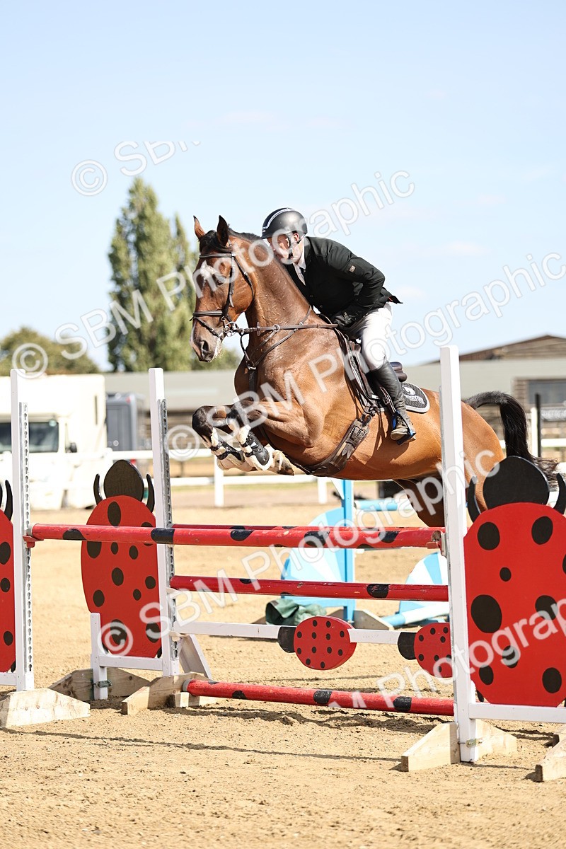 SBM_005127 - Class 6 = Senior Newcomers - 1.10m Open