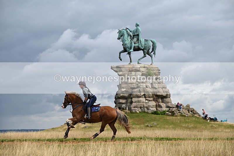 DSC_4566 - Time at Statue 09:50 to 11:09