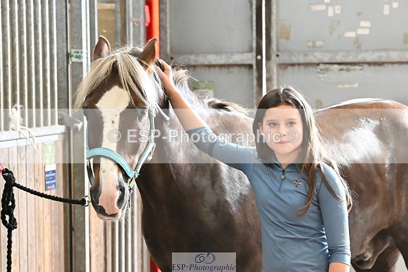 250821B-151453-00669 - Group C - Laraine