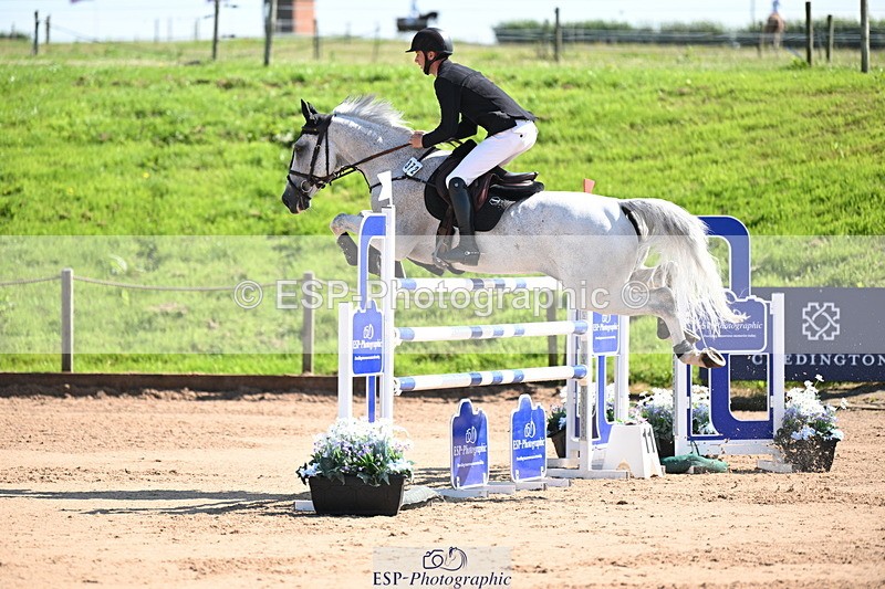 240718A-102025-04472 - Cls 1, 3 Star Small Tour 1.35m