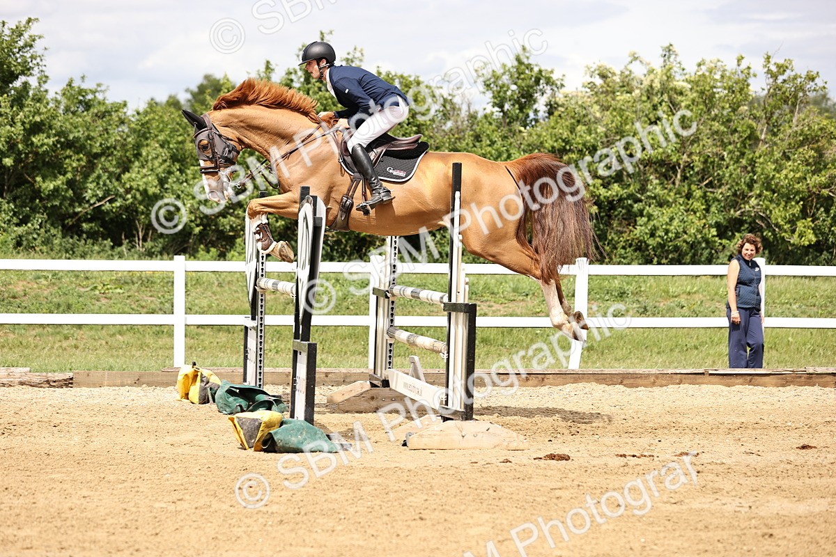 SBM_003388 - Class 11 - Senior Newcomers - 1.10m