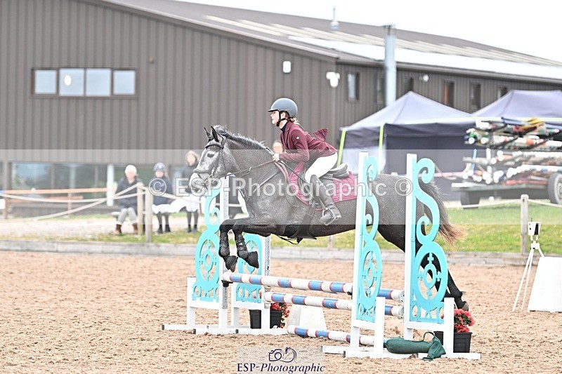 250414-101728-00048 - 70cm Round 1