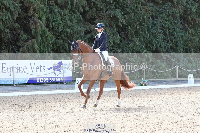 250809A-101235-02535 - 074-Robyn.WalkerSt.Giles.Voila