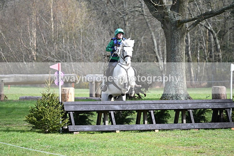 WJ7_0018 - Time 10:13 to 10:38 Times at the Fence