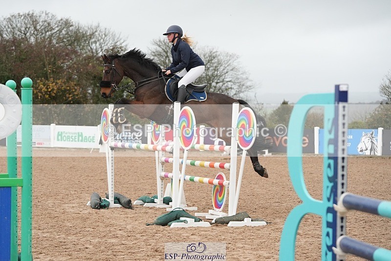 251109-115016-03650 - Cls 20 Newcomers and 1.10m Open